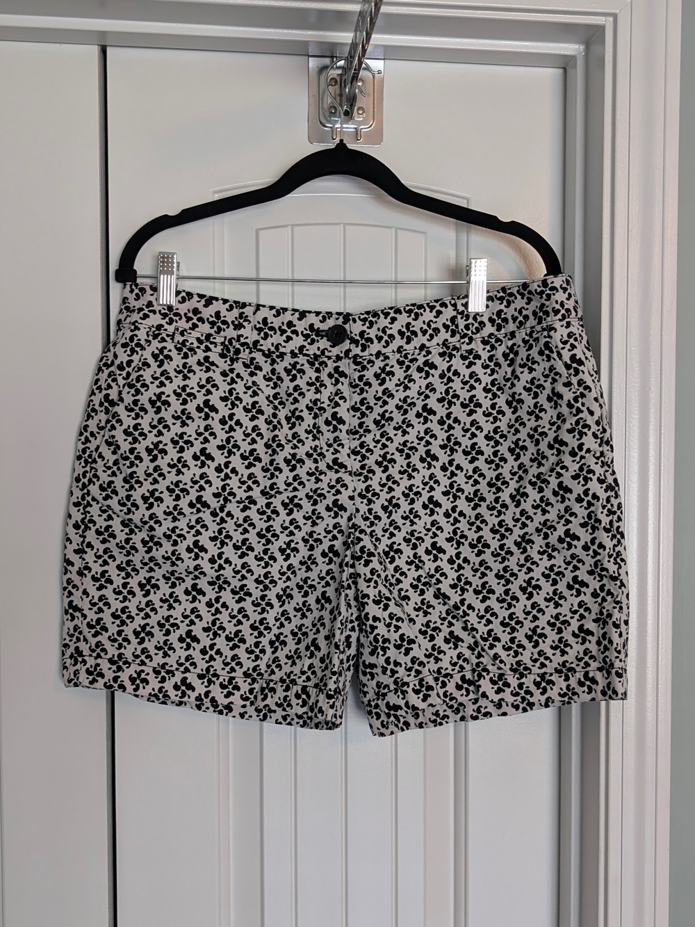 LOFT Black and White Patterned Flat Front Shorts